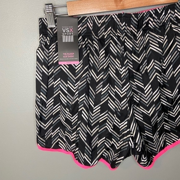 NWT Victoria’s Secret Sport The Player Run Short - Picture 6 of 11